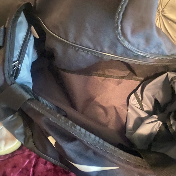 Nike duffel bag In good condition - Picture 3 of 3